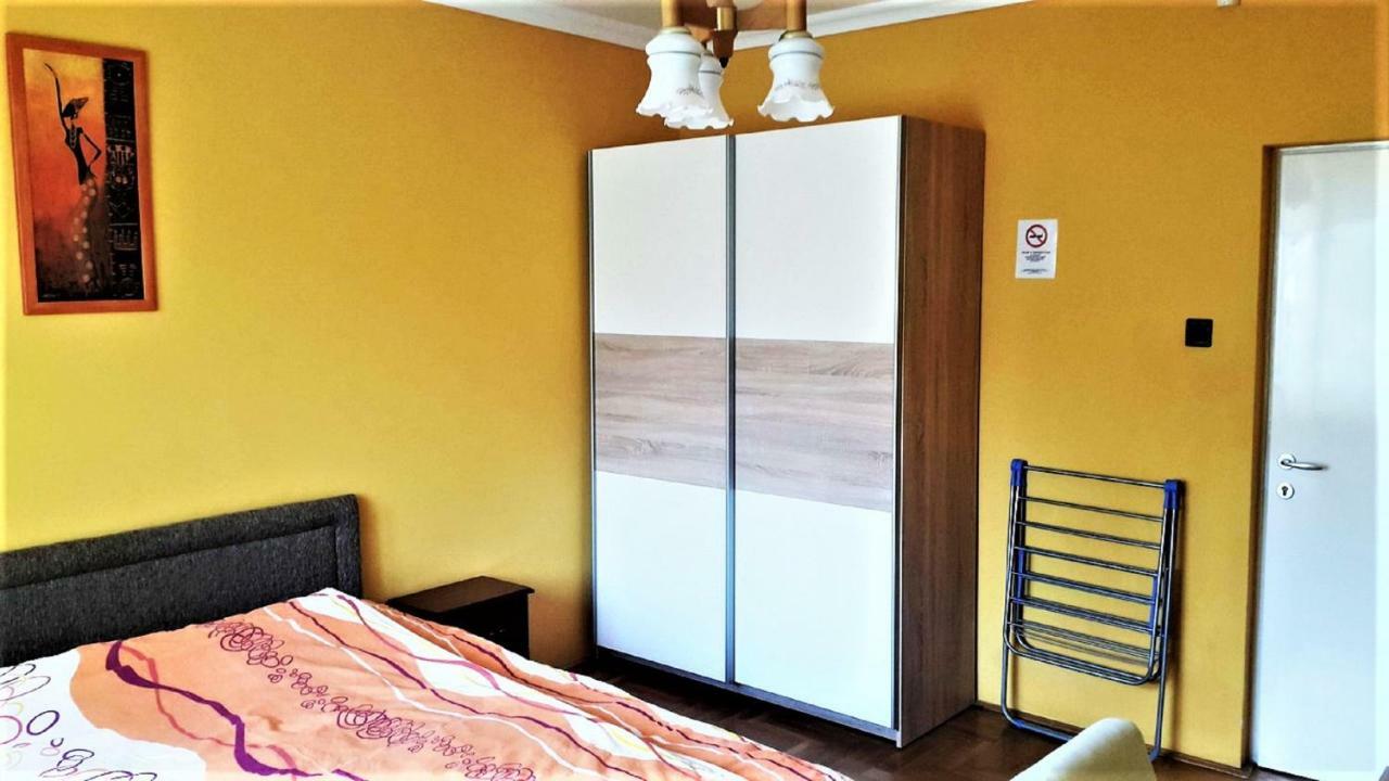 Alex's Apartman&Panzió Hajdúszoboszló Exterior foto